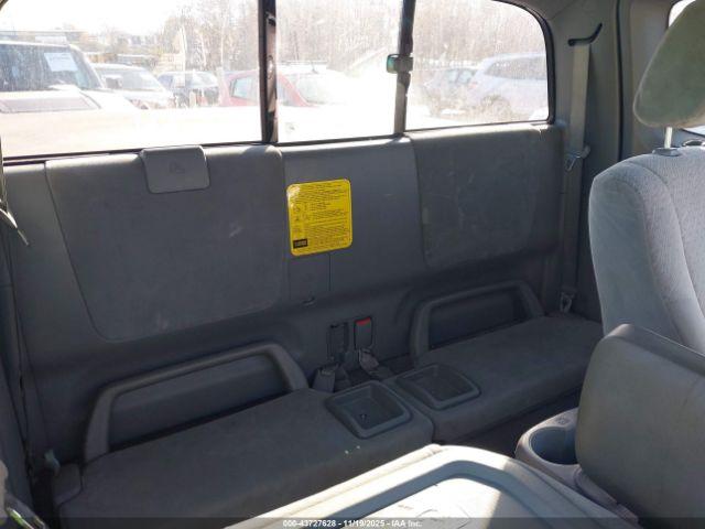 Toyota Tacoma Image 11