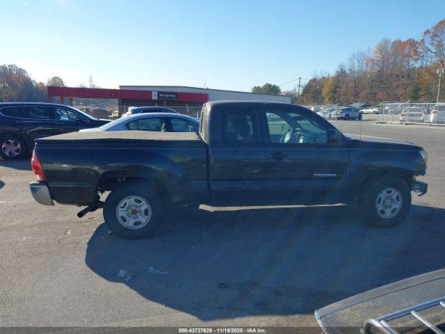 Toyota Tacoma Image 14