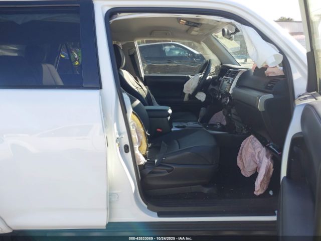 Toyota 4Runner Sr5 Image 2