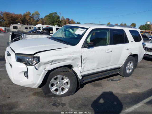 Toyota 4Runner Sr5 Image 10