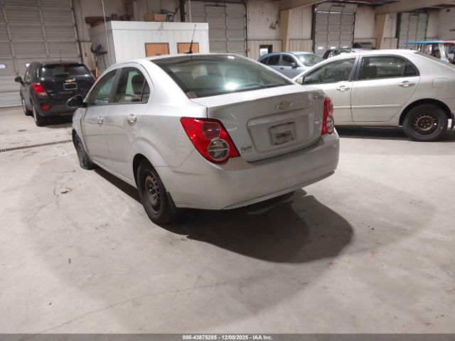 Chevrolet Sonic Ls Auto Image 5