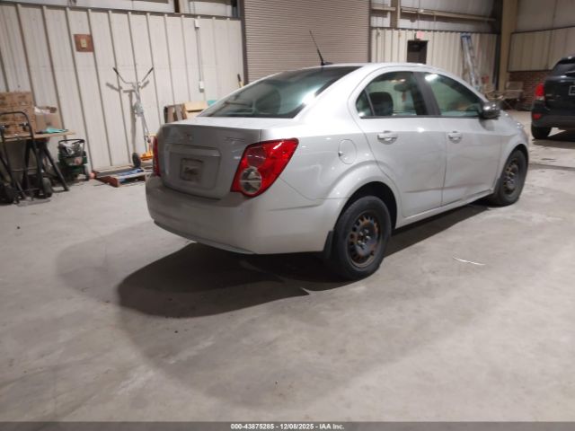 Chevrolet Sonic Ls Auto Image 9