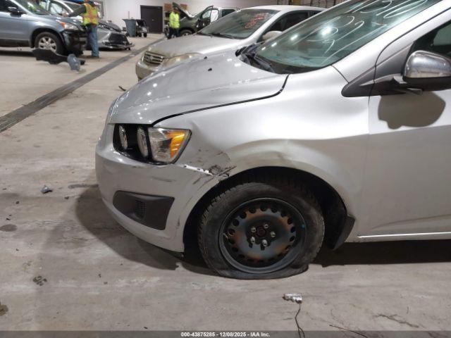 Chevrolet Sonic Ls Auto Image 3