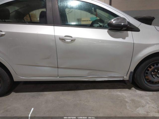 Chevrolet Sonic Ls Auto Image 14