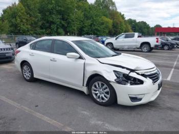  Salvage Nissan Altima