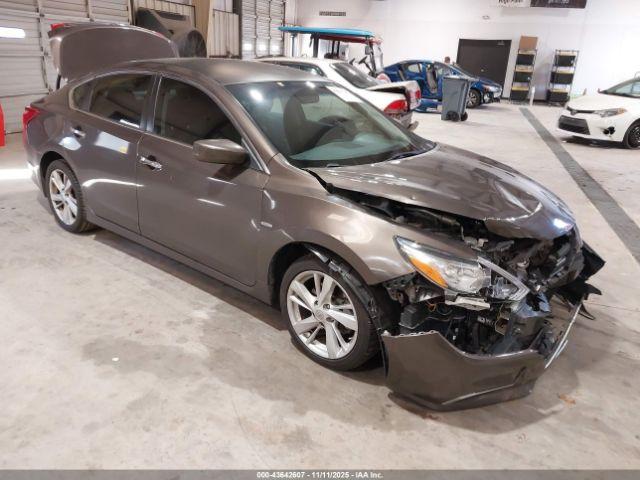  Salvage Nissan Altima