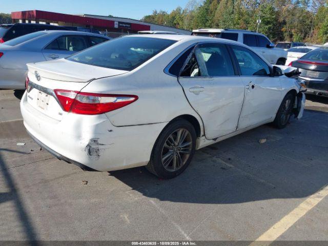 Toyota Camry Se Image 12