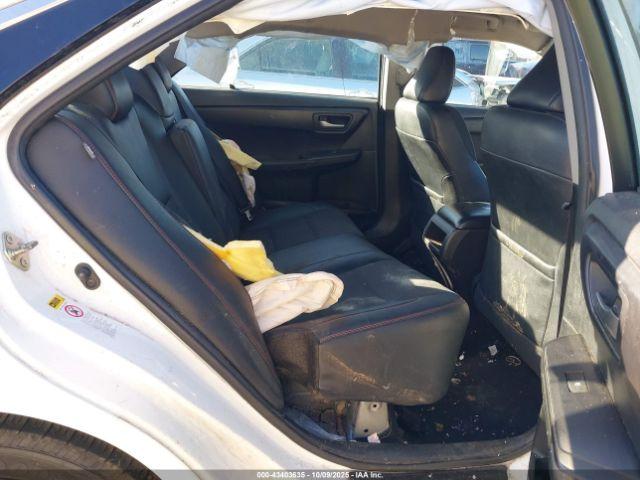 Toyota Camry Se Image 13