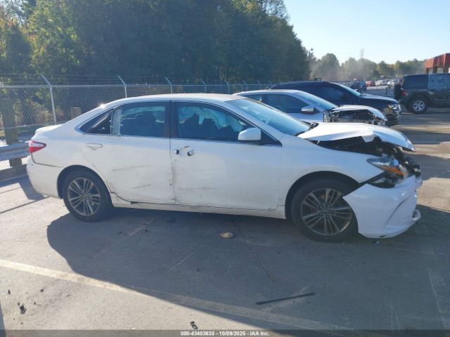 Toyota Camry Se Image 9