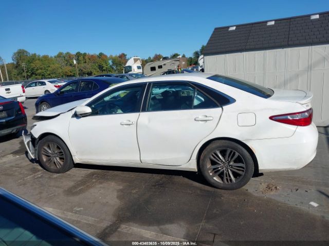 Toyota Camry Se Image 16
