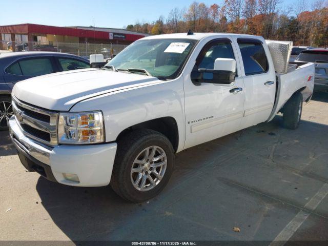 Chevrolet Silverado 1500 Lt Image 2