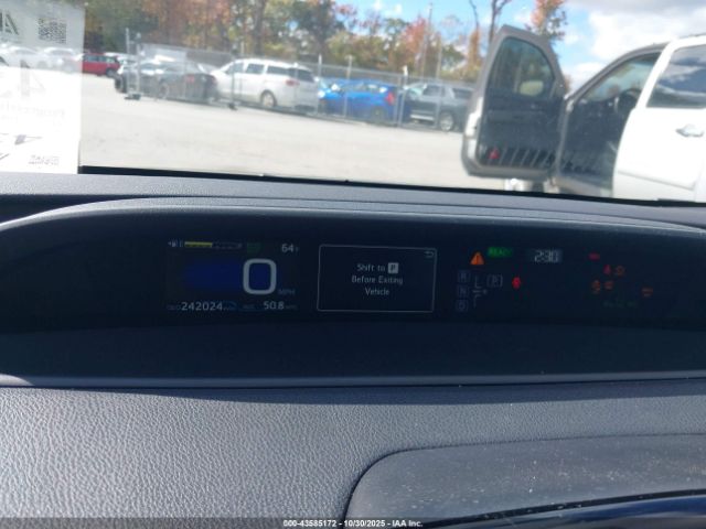 Toyota Prius Image 3