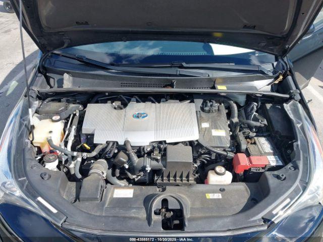 Toyota Prius Image 10