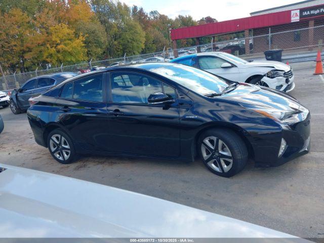Toyota Prius Image 11