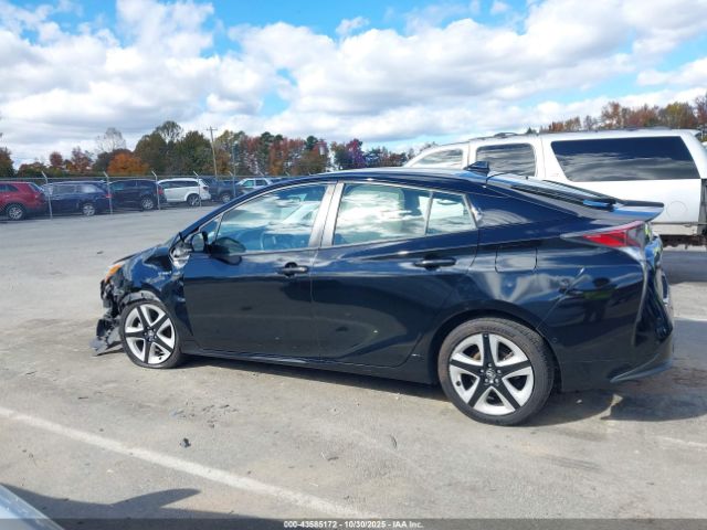 Toyota Prius Image 16