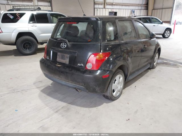 Scion xA Image 4