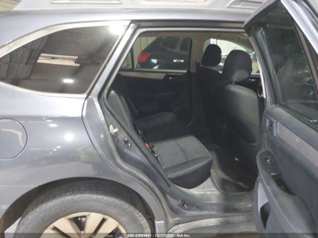 Subaru Outback 2.5i Premium Image 11