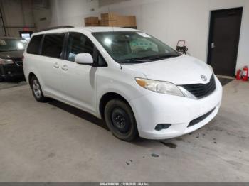  Salvage Toyota Sienna