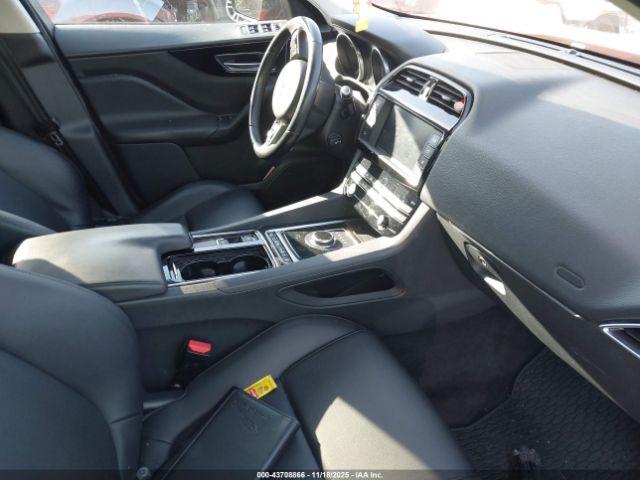 Jaguar F-PACE 25t Premium Image 15