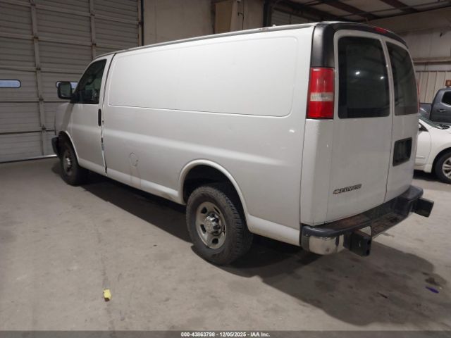 Chevrolet Express Work Van Image 7