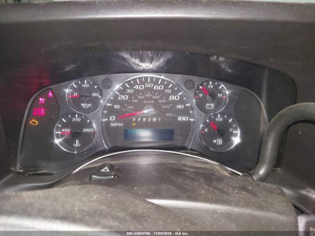 Chevrolet Express Work Van Image 8