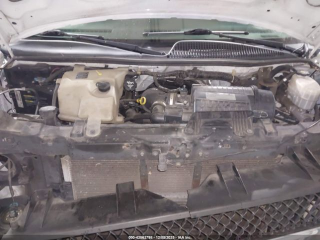 Chevrolet Express Work Van Image 3