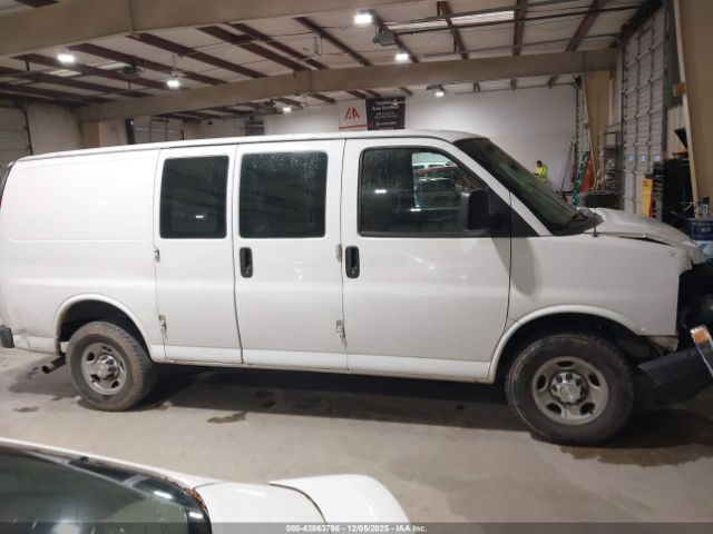 Chevrolet Express Work Van Image 15