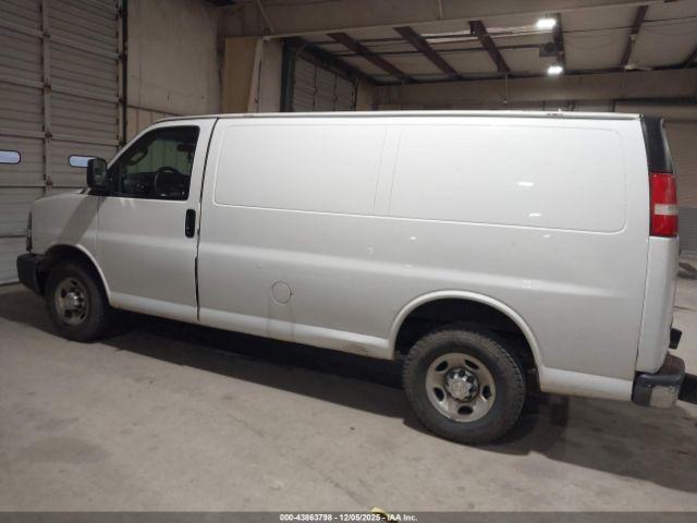 Chevrolet Express Work Van Image 13