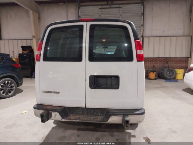 Chevrolet Express Work Van Image 12