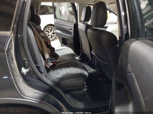 Mitsubishi Outlander Se Image 8