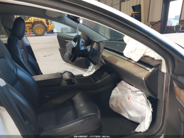 Tesla Model 3 Rear-wheel Drive Image 5