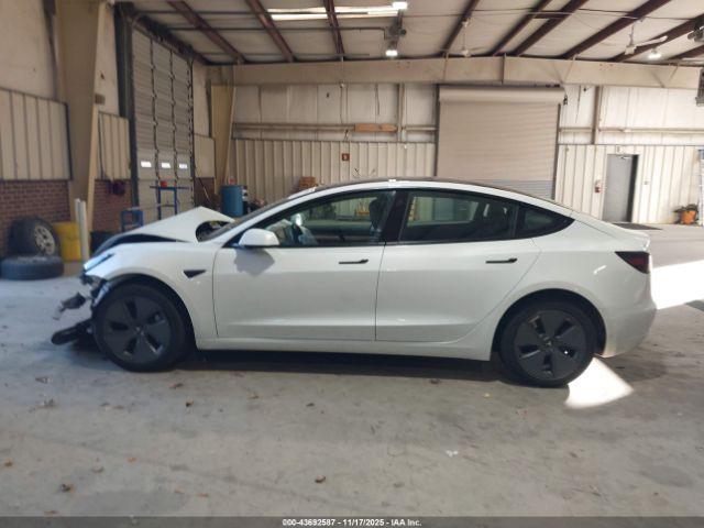 Tesla Model 3 Rear-wheel Drive Image 8