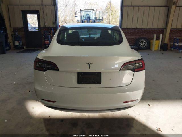 Tesla Model 3 Rear-wheel Drive Image 18