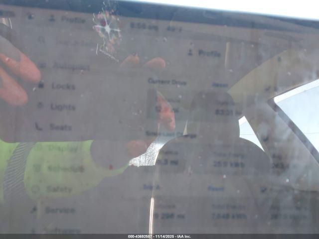 Tesla Model 3 Rear-wheel Drive Image 7