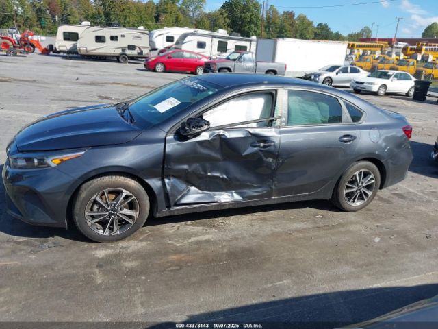 Kia Forte Lxs Image 9