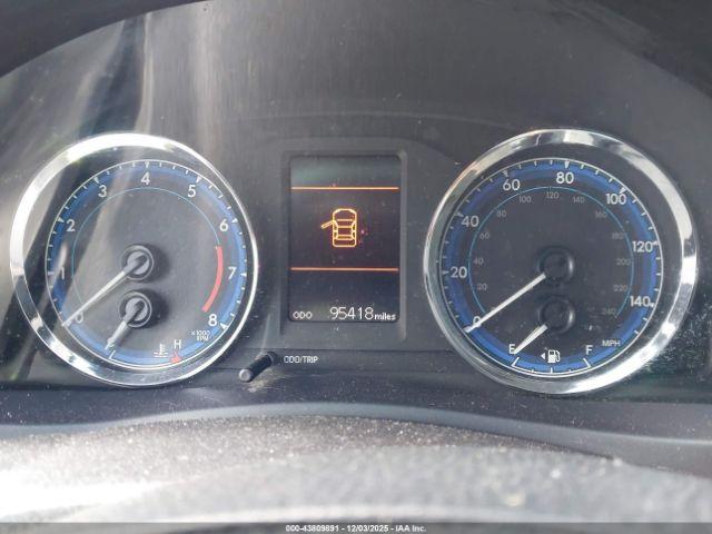 Toyota Corolla Le Image 9