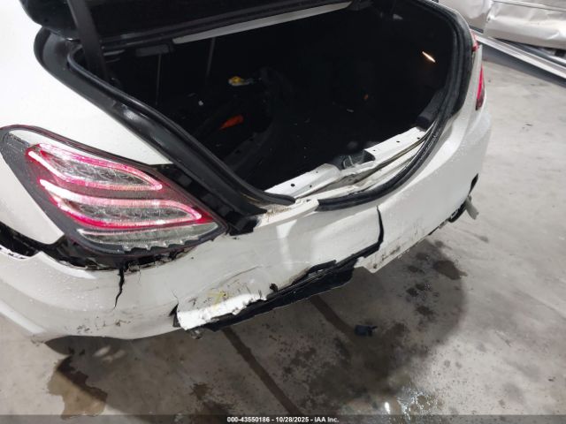 Mercedes-Benz C-Class 4matic Image 8