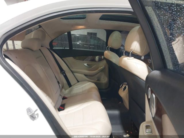 Mercedes-Benz C-Class 4matic Image 12