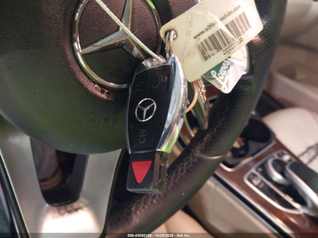 Mercedes-Benz C-Class 4matic Image 13