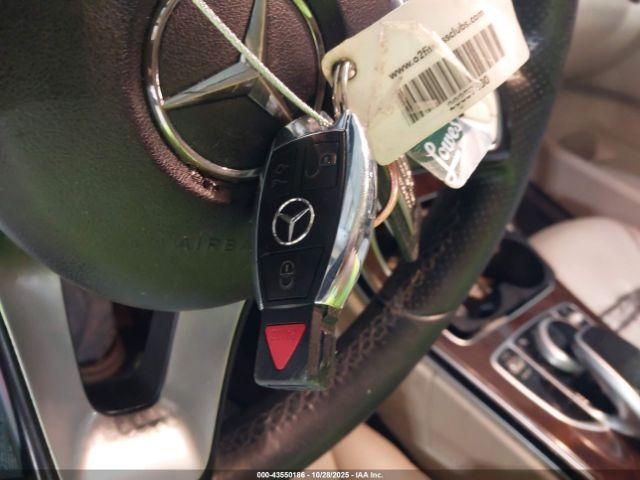 Mercedes-Benz C-Class 4matic Image 13