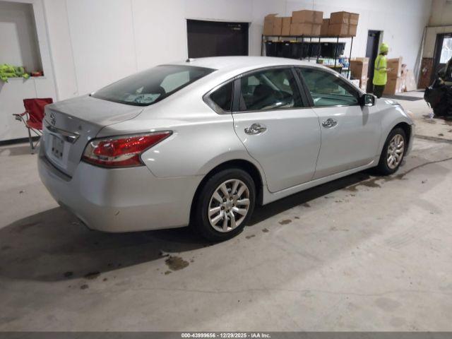 Nissan Altima 2.5 S Image 9