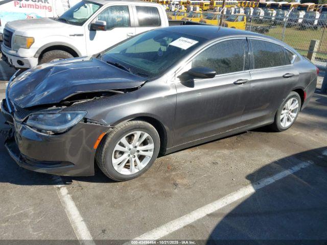 Chrysler 200 Touring Image 2