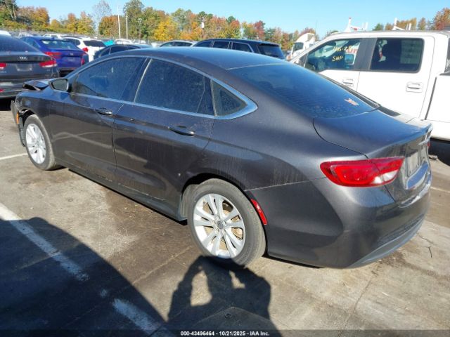 Chrysler 200 Touring Image 6