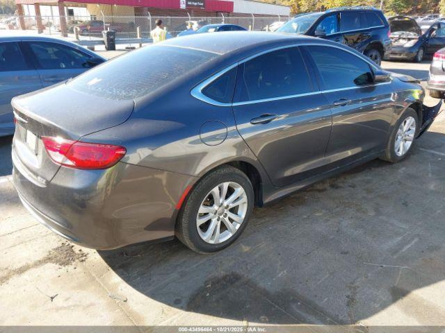 Chrysler 200 Touring Image 9