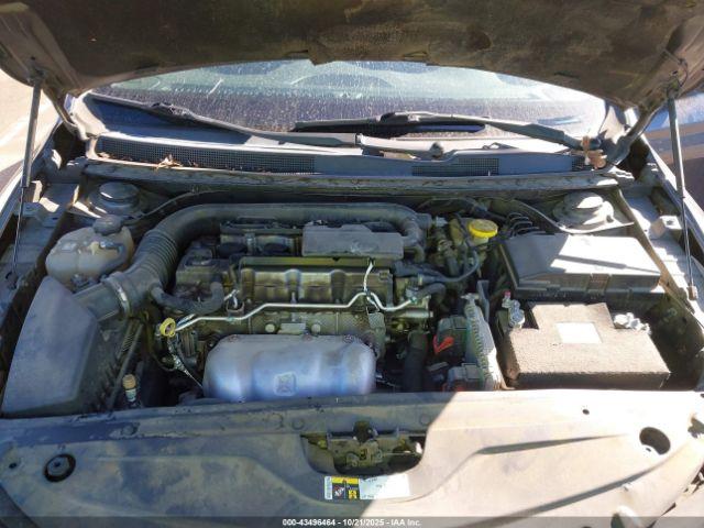 Chrysler 200 Touring Image 8