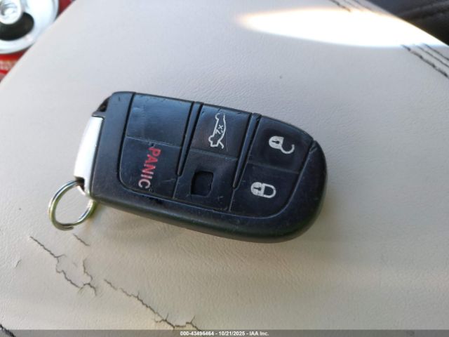 Chrysler 200 Touring Image 11