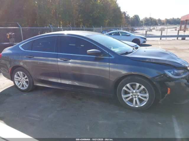 Chrysler 200 Touring Image 4