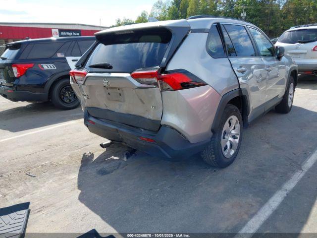 Toyota RAV4 Le Image 13