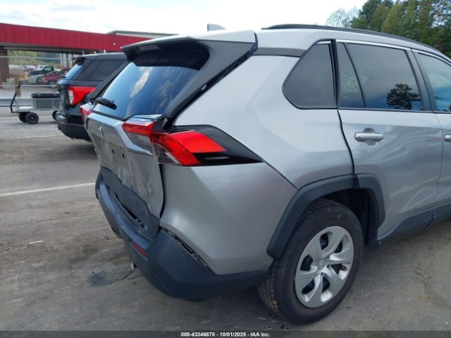 Toyota RAV4 Le Image 5