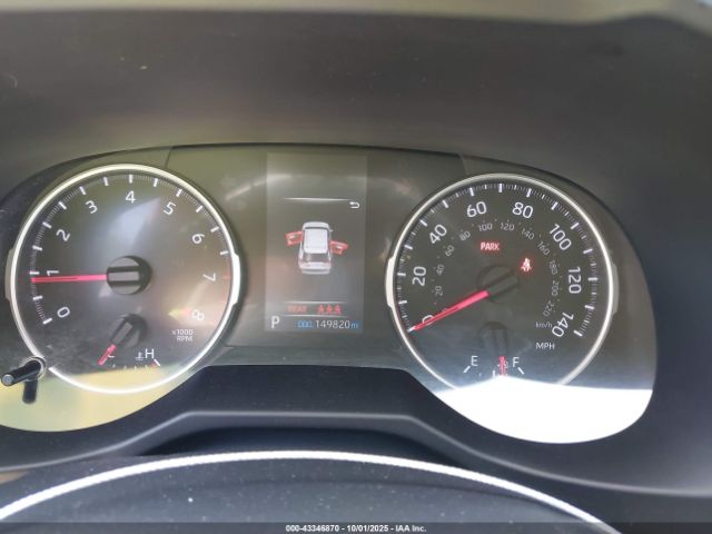 Toyota RAV4 Le Image 4